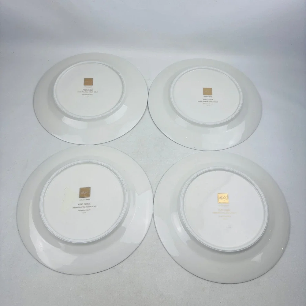 Mikasa Palatial Holly Gold Salad Dessert Plate Set of 4 Red Gold Trim Holidays